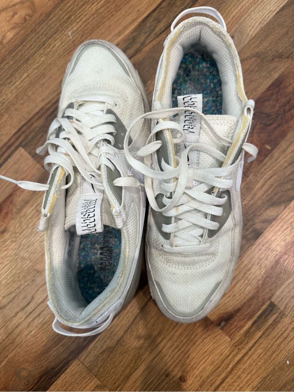 Nike Men's Cream White Athletic Sneakers